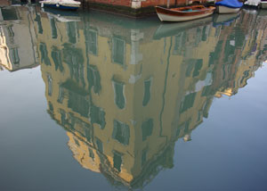 Venezia-reflections-2_300x214