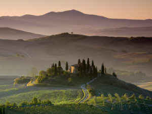 doug-pearson-farmhouse-val-d-orcia-tuscany-italy