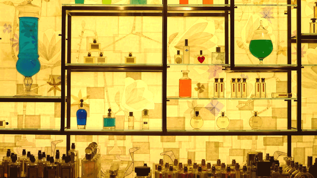 perfume-display