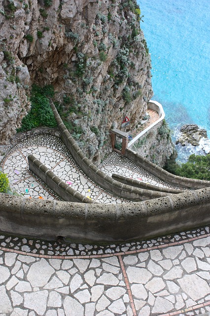 capri, trail, sea