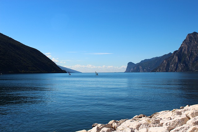 garda, windsurfer, italy