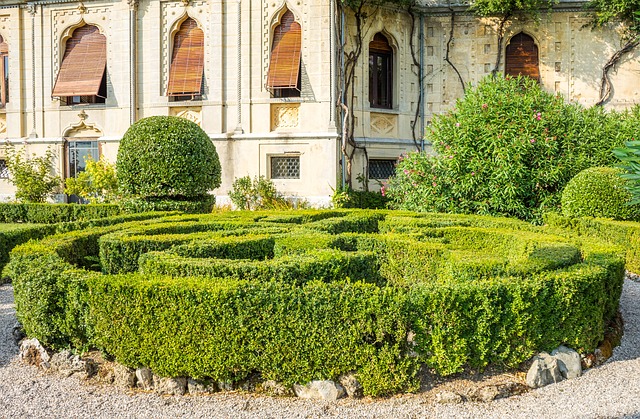 isola del garda, lake garda, italy