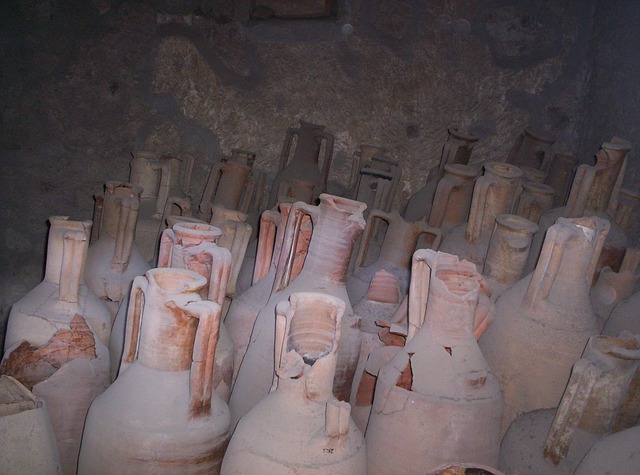 urns, vessels, pompeii