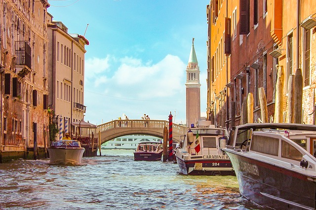 carabinieri, police, venice