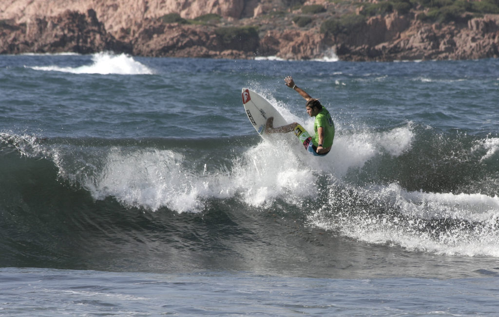 surfing italy