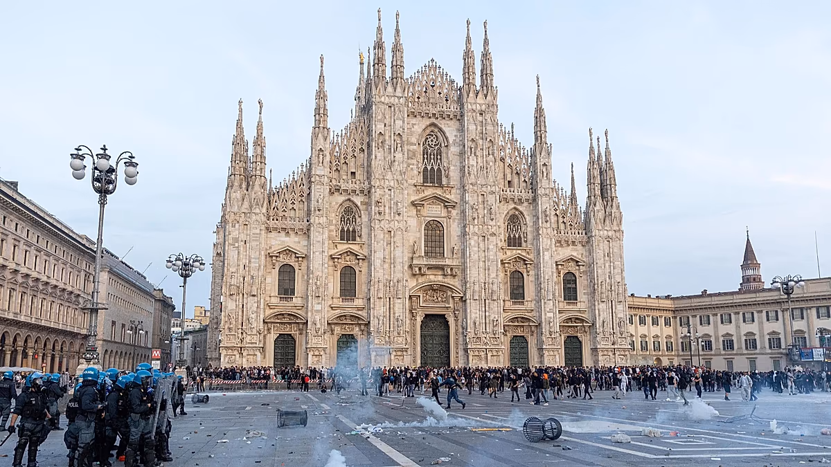 News photograph related to Italy deploys 500 troops to Milan as part of new security decree