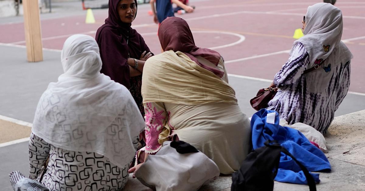 News photograph related to Italy decrees limits on non-Italian speakers and veils in school classrooms